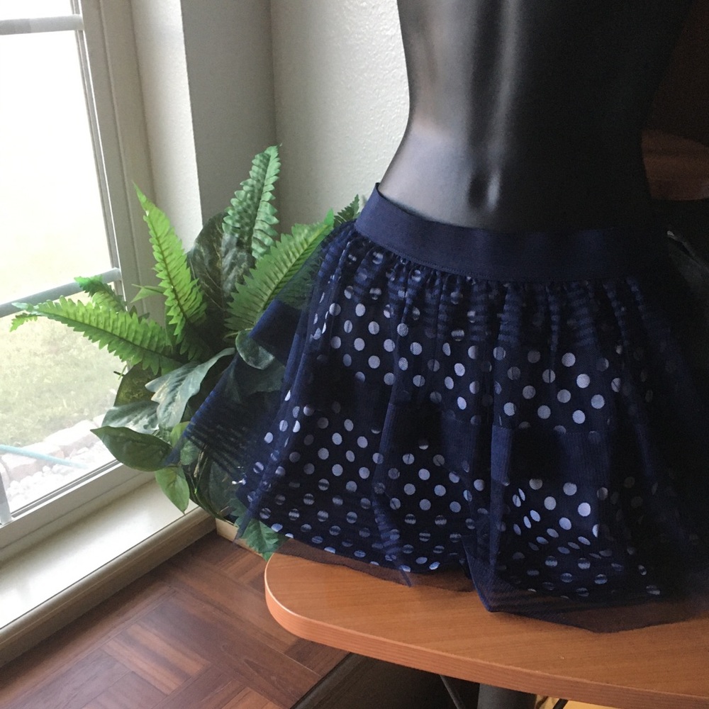 🌟🦋 3/$13 Beautiful blue w/ white skort